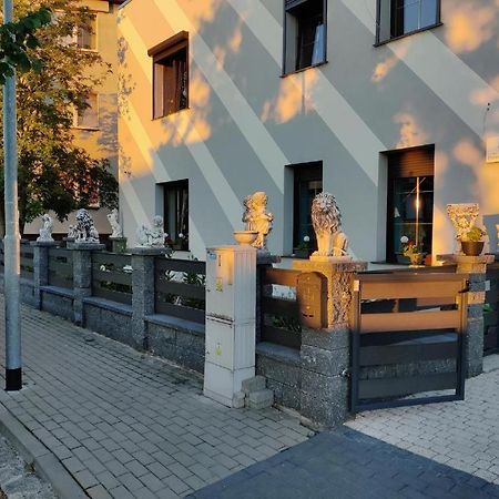 Deizy Apartamenty Вонгровец Экстерьер фото
