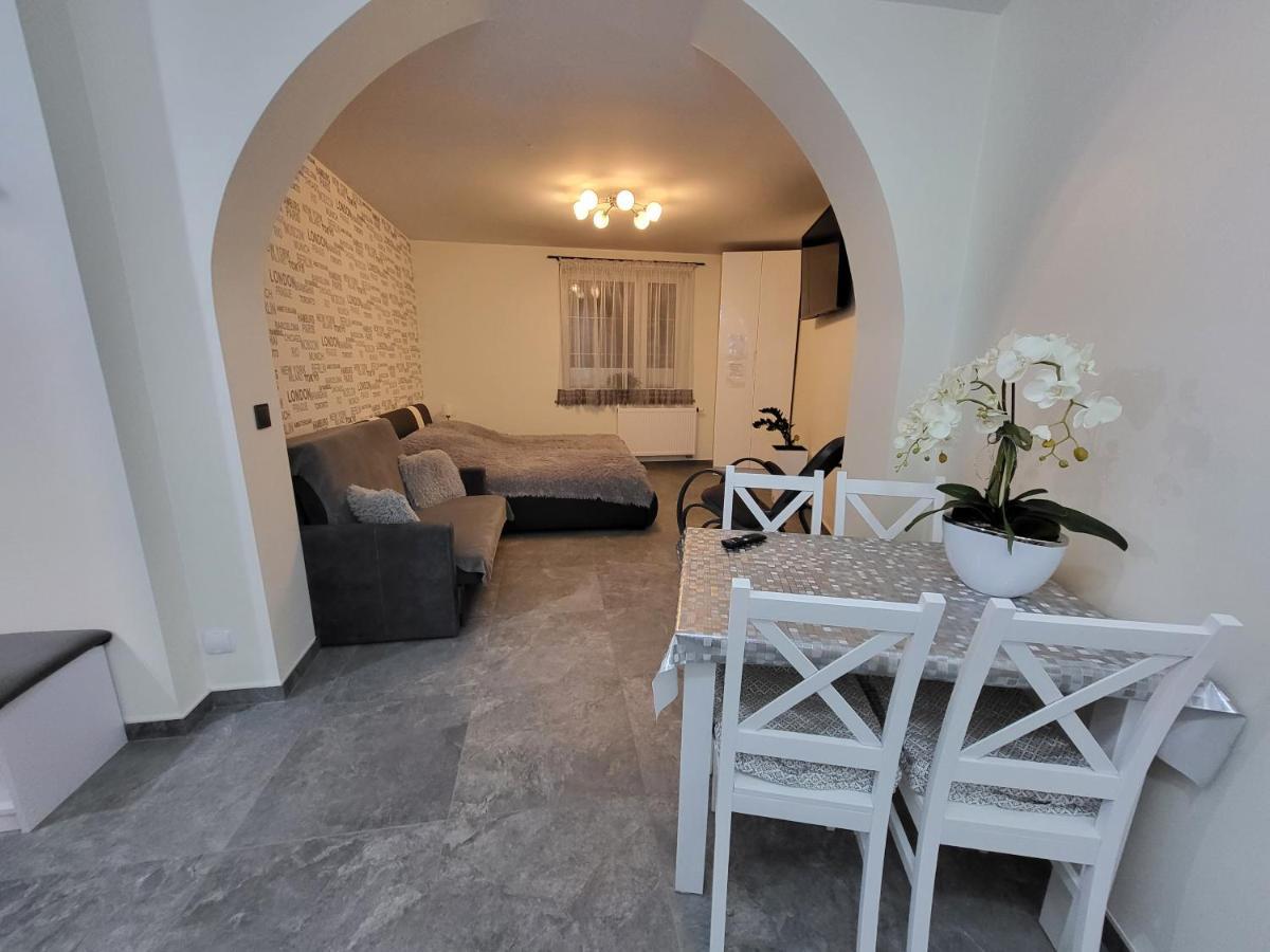 Deizy Apartamenty Вонгровец Экстерьер фото